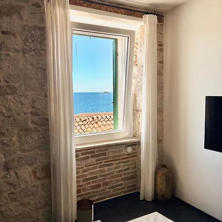 Golden View - Old Town Apartman *