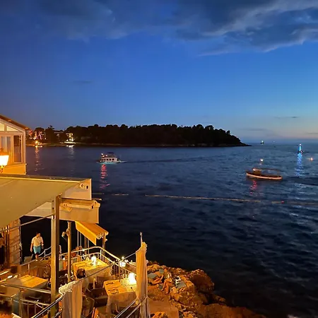Golden View - Old Town * روفينج