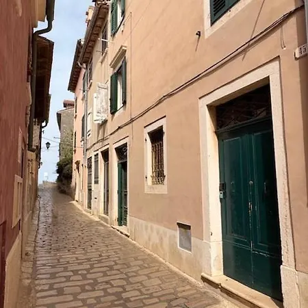 Golden View - Old Town شقة روفينج
